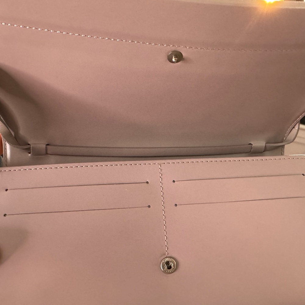 LOUIS VUITTON Epi in Honfleur Lilac - Picture 7 of 9